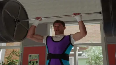 Comment s'appelle le garçon qui fait toujours des gaffes au lycée ?