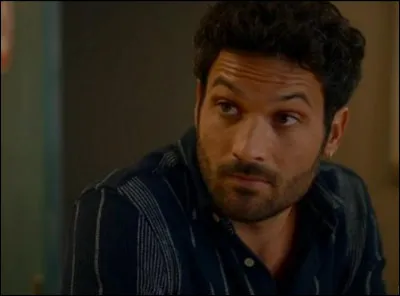 Avec qui Nicolas est-il en couple à partir de la saison 4 ?