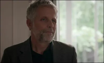 Combien de fois Alain Lamarck (l'écrivain et criminel) apparaît-il tout au long de la série ?