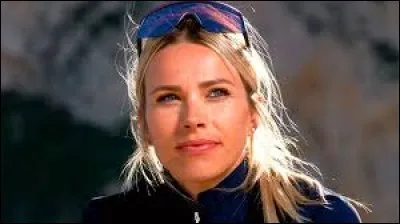 Complétez le nom de cette cycliste et consultante de télévision : "Marion ... " :