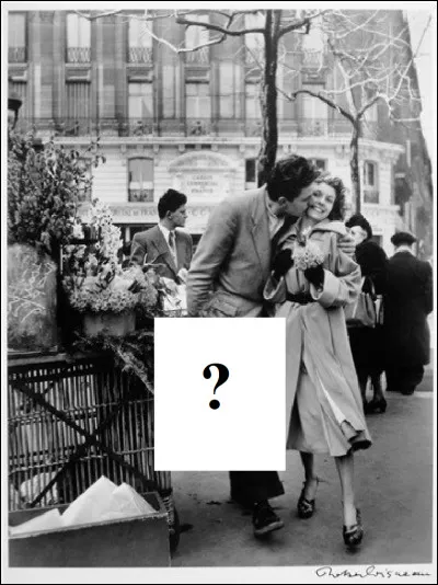 L'une des célèbres photographies de Robert Doisneau est intitulée : "Les Amoureux...