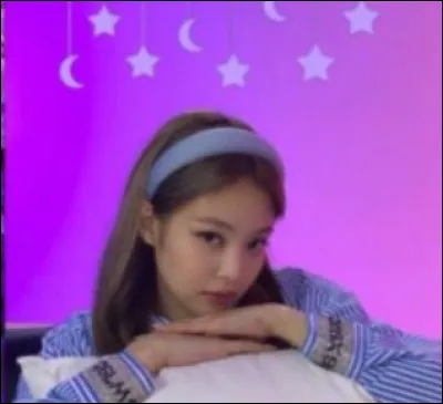 Qui est la visuelle du groupe ?