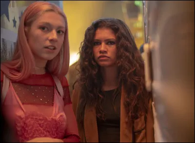 Quelle est cette série qui aborde des thèmes comme les drogues et le sexe ?