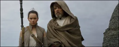 Dans "Star Wars VII", à quel moment Rey retrouve-t-elle Luke Skywalker ?