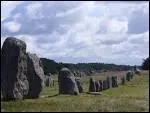 Les alignements de mgalithes en ont fait le symbole de la prhistoire. Mais au-del des vieilles pierres c'est aussi une station balnaire dote de longues plages.
