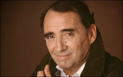 Qui est cet acteur qui joue le rôle du commissaire dans le film ''La Crime'', réalisé par Philippe Labro en 1983 ?