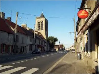 Commune de l'arrondissement de Senlis, dans les Hauts-de-France, Villeneuve-sur-Verberie se situe dans le département ...