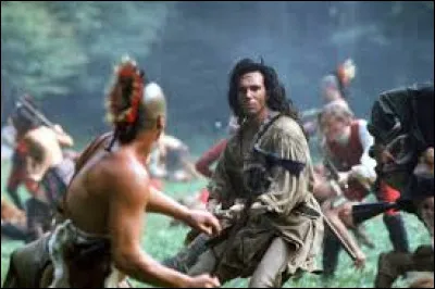 Ce film de Michael Mann sorti en 1992 suit Nathanael (Daniel Day-Lewis), orphelin européen élevé parmi les Indiens à la fin du XVIIIe siècle :