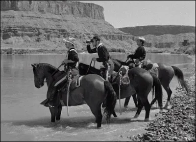 Dans ce film de John Ford, le dernier de sa trilogie, sorti en 1950, la cavalerie américaine repousse vers louest et le sud les tribus apaches : c'est ...