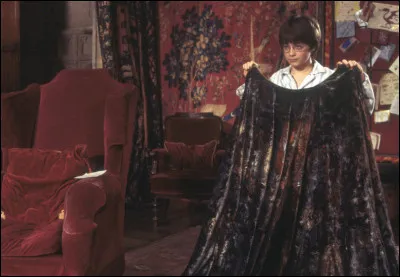 Que fait le sortilège "Aparecium" ?