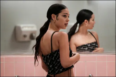 Comment est le maquillage de Maddy ?