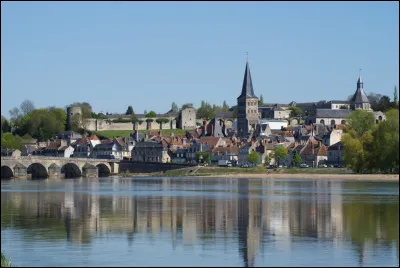 Dans quel département dont le numéro est 58 la ville de ''La Charité-sur-Loire'' est-elle située ?