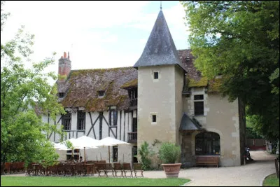 Quel est le nom de cette demeure située au cur du Val de Loire, où a vécu et est mort Léonard de Vinci ?