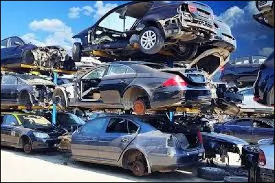 Km 119,3 : Steenvoorde. Le dimanche d'après le 14 juillet a lieu la fête locale, qu'est-ce ?