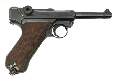 Pistolet règlementaire des troupes allemandes durant les deux guerres mondiales :