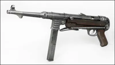Pistolet mitrailleur emblématique de la Seconde Guerre mondiale :
