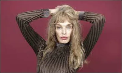 Arielle Dombasle est née à Hartford. De quel État américain la ville est-elle la capitale ?