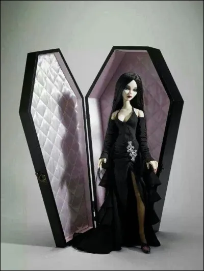 Quel personnage de fiction est associé au cercueil ?