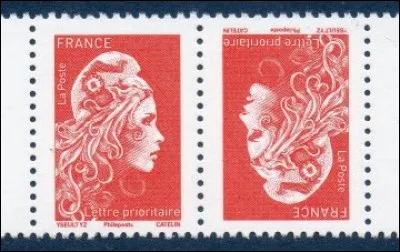 En philatélie, deux timbres imprimés ainsi par erreur se nomment...