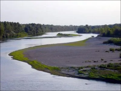 Quel fleuve, fils d'Ocan et de Tthys, est identifi au P selon les Grecs ?