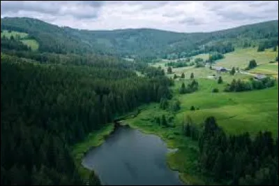 Quel gâteau au chocolat a été nommé d'après une chaîne de montagnes en Europe ?