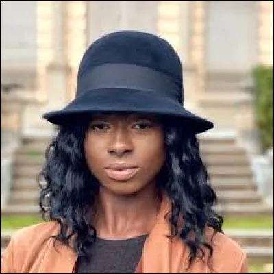 Quel élément allons-nous retrouver dans une église, une cuisine et au jardin ?