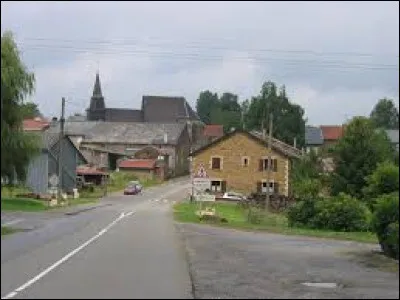 Notre promenade prend fin à Sormonne. Village de l'aire d'attraction Carolomacérienne, il se situe dans le département ...