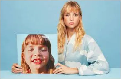 Quel est le nom du premier album d'Angèle ?