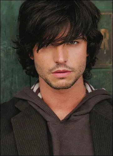Jason Behr tait Chris Wolfe. Dans quel film incarne-t-il le mchant loup-garou Varek ?