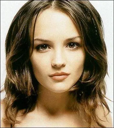 Pour terminer, Rachael Leigh Cook incarnait Devon, celle qui devait jouer le rle de Joey dans le film de Dawson. Dans quel film incarnait-elle une 'fausse moche' face  Freddie Prinze Jr. ?