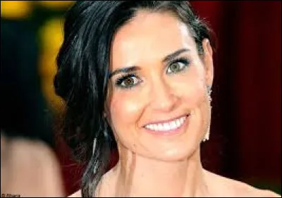 Quelles sont les couleurs des yeux de Demi Moore ?