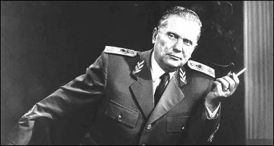 Il dirige pendant plus de 27 ans la république fédérative socialiste de Yougoslavie. Connu sous le nom de Tito ce dirigeant des Slaves du sud (Yougoslaves) se nommait Broz et se prénommait...