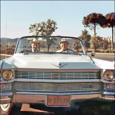 Son allure naïve et campagnarde lui valut de francs succès cinématographiques aux côtés notamment de Louis de Funès. Bourvil, de son vrai nom Raimbourg, s'est également illustré dans la chanson. Alors, quel était son prénom ?