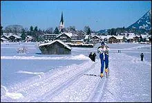 Quel est ce sport qui se pratique en gnral sur terrain plat ou vallonn ?