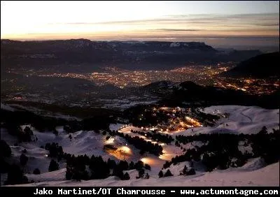 Quelle est cette station de l'Isre situe au sud de la Chane de Belledonne et dont le sommet des pistes se nomme 'La Croix'  2250 m ?