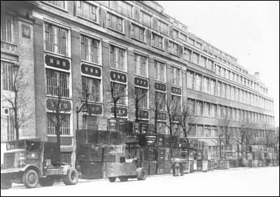 Quelle est cette entreprise de construction de moteurs d'avions, nationalisée le 29 mai pour avoir largement travaillé pour la machine de guerre allemande, et qui donne ainsi naissance à la SNECMA ?