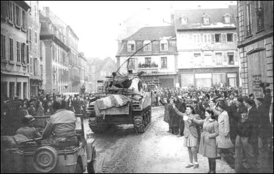 Le 2 février, cette ville française est libérée lors d'une bataille longue et difficile : c'est ...
