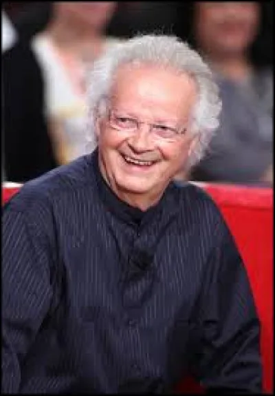 Époux de Juliette Gréco, Gérard Jouannest (1933-2018) est un pianiste. Il reste surtout célèbre pour avoir été l'accompagnateur d'un chanteur. Oui, mais lequel ?