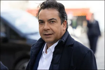 Sur quelle radio a commencé ce journaliste ?