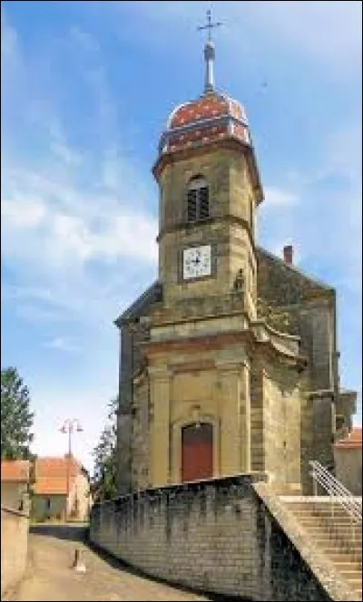 Nous commençons notre promenade quotidienne au pied de l'église de Baulay. Village de l'aire d'attraction Vésulienne, il se situe dans le département ...