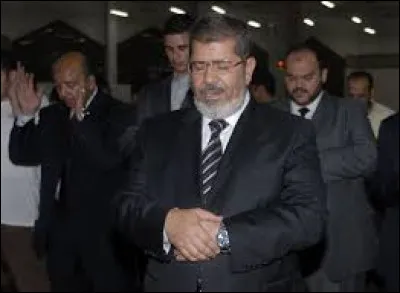 En Egypte, après avoir été tolérés sous Moubarak, les Frères musulmans fondent le parti "Liberté et Justice" qui remporte les élections législatives puis présidentielles avec Mohamed Morsi qui est élu : en quelle année était-ce ?