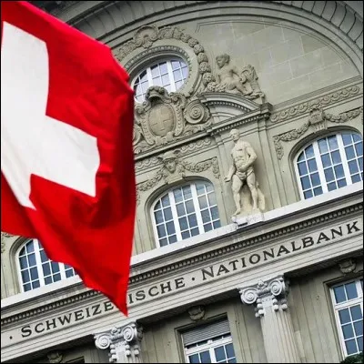 Quel ministre royal très populaire auprès du peuple parisien a débuté comme banquier à Genève ?