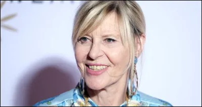 Quelle est la principale caractéristique de cette humoriste ?