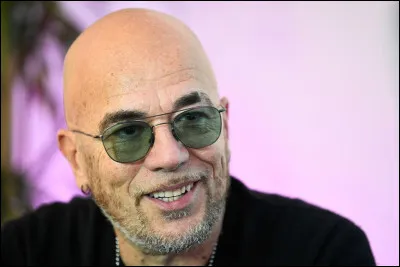 Qui est ce chanteur dont l'un des titres est ''Le Serment'' ?