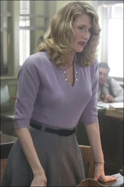 Dern joue Rene dans ce film de Todd Robinson, qui est...