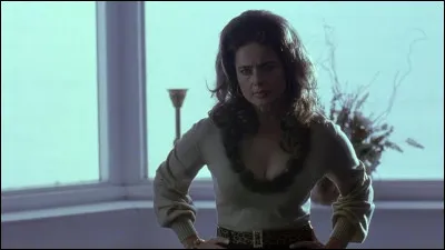 Rossellini joue Joanna Menendez dans ce film de Franc Reyes, qui est...