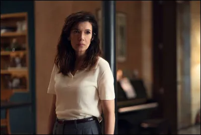 Comment s'appelle cette série créée par Nathalie Abdelnour et dans laquelle Doutey joue Paula Martel ?