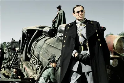 Guillermo del Toro a r&eacute;alis&eacute; ce film, o&ugrave; L&oacute;pez interpr&egrave;te le capitaine Vidal, qui a pour titre...