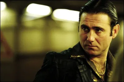 ... est le titre de ce film, r&eacute;alis&eacute; par Stephen Frears, avec L&oacute;pez dans le r&ocirc;le de Sneaky.