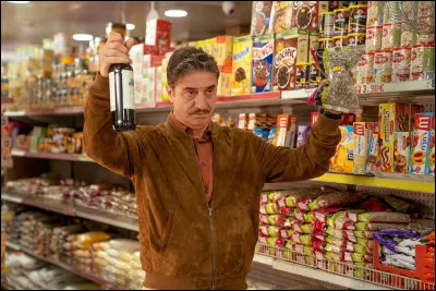 Comment s'appelle cette série créée par Olivier Bocquet et Hervé Hadmar, et dans laquelle Abkarian joue Max ?